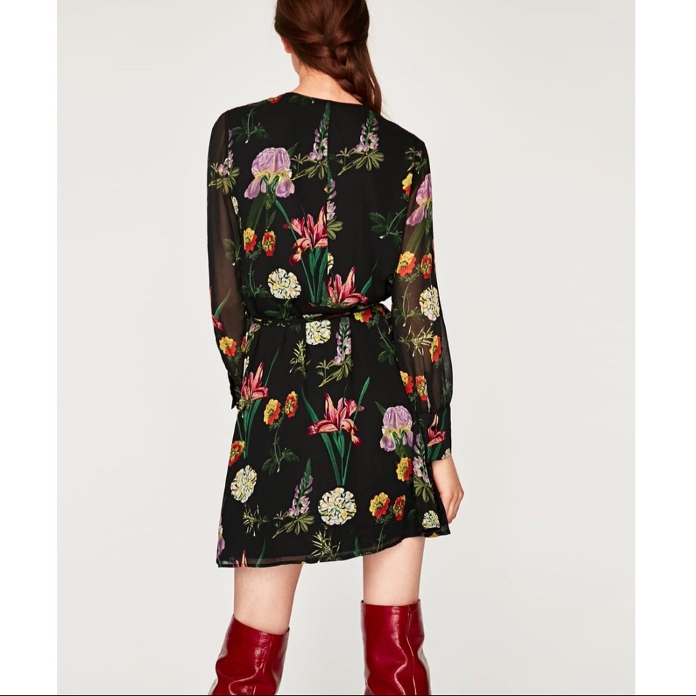 💋 JUST IN 💋 ZARA MINI WRAP FLORAL DRESS - Picture 4 of 5